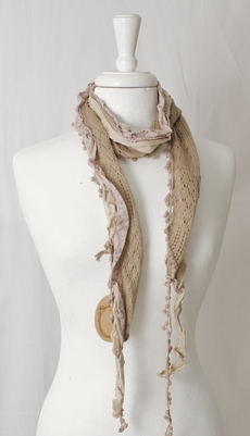 Vintage by Fé - Tunn sjal med sandfärgad spets 50% REA